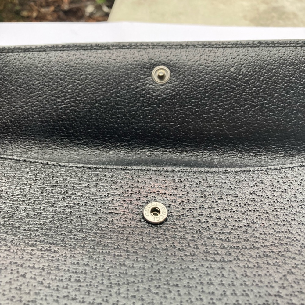 Gucci - EUC - Pebbled Long Snappy Silver Hardware - - Picture 2 of 4